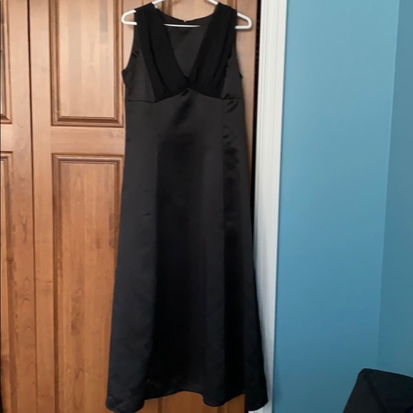 💘Elegant Black Gown💘 - Picture 1 of 3